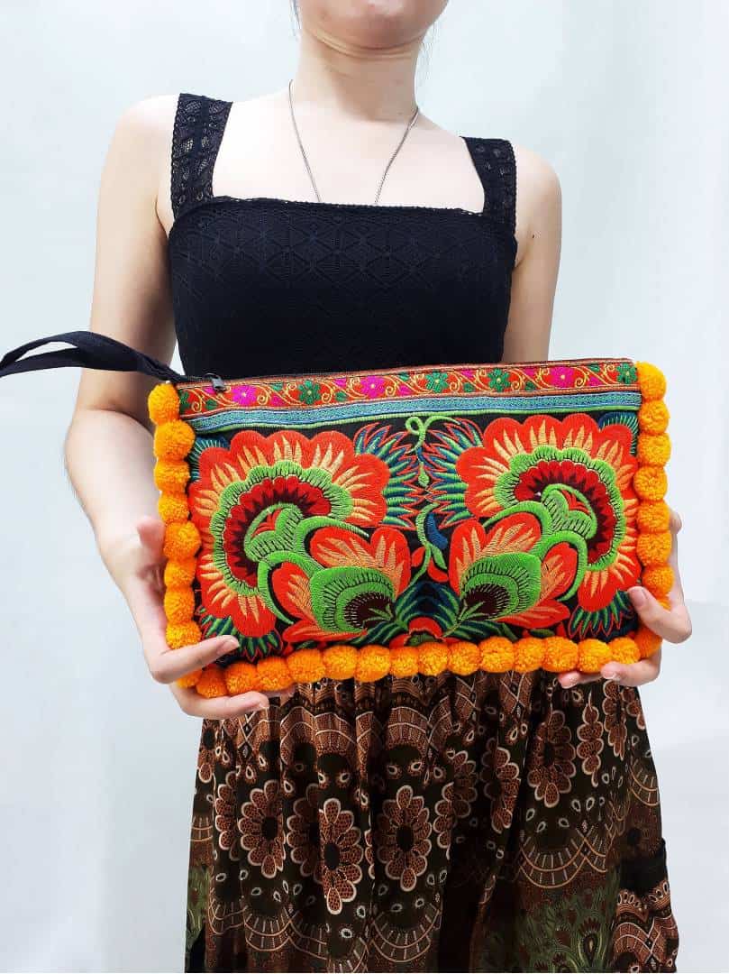 แฟชั่นและความงาม :: เครื่องประดับ :: ถุง :: Thai Hill Tribe Bag Pom Pom  Purse Hmong Bag Embroidered Ethnic Woven Bag Hippie Bag Tribal Clutch  Bohemian Handbags Orange / Yellow HTC23