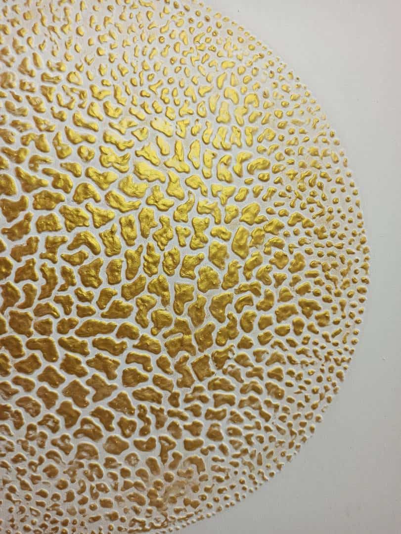 Sphère peinture acrylique sur toile, boule d'or, planète dorée