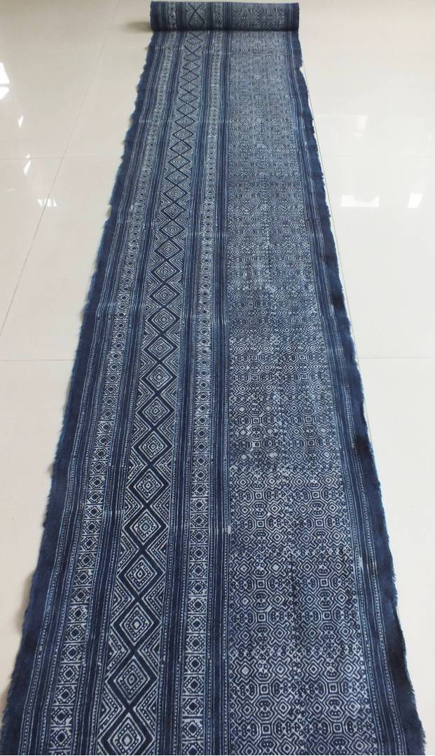 Sale!!! 2.30 Meters Long Hmong cotton Indigo Batik factory fabric,vintage cotton textiles,indigo cotton Table runner, Hmong skirt from Thailand(C2)