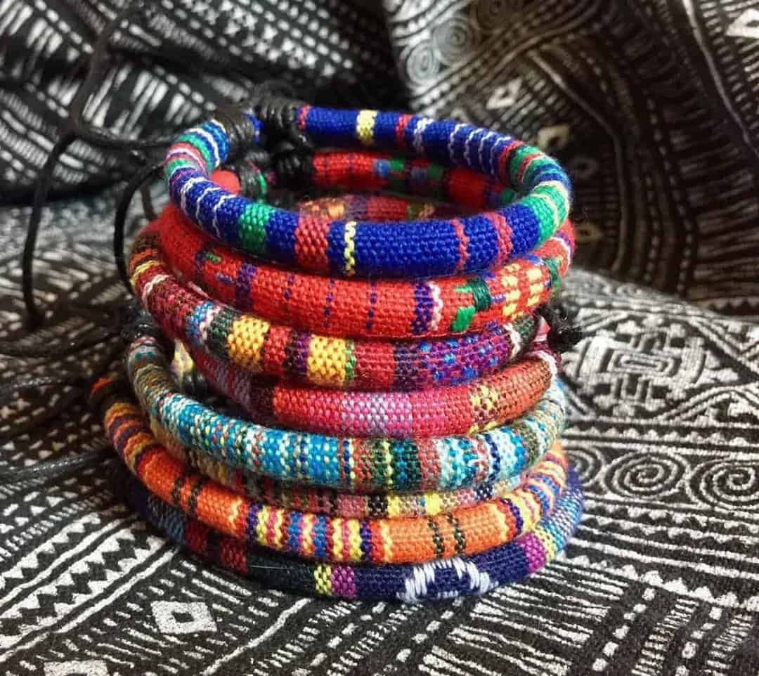 Horse Hippie Home. An expression of a horsey, healthy, happy lifestyle | Friendship  bracelets designs, Friendship bracelets diy, Ankle bracelets diy