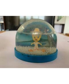 Looney Tunes Tweety snowball in Martinique  Atlas Edition-