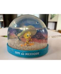 Looney Tunes Tweety snowball in Mexico Atlas Edition-