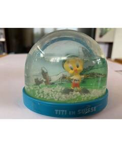 Looney Tunes Tweety snowball in Switzerland  Atlas Edition-