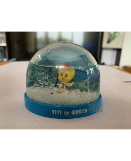 Looney Tunes Tweety snowball in Greece  Atlas Edition-