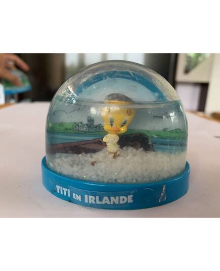 Looney Tunes Tweety snowball in Ireland  Atlas Edition-