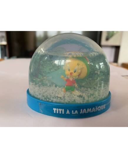 Looney Tunes Tweety snowball in Jamaica Atlas Edition-