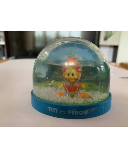 Looney Tunes Tweety snowball in Peru  Atlas Edition-