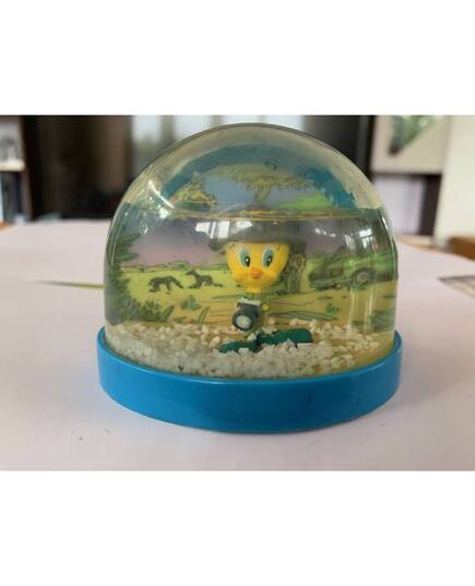 Looney Tunes Tweety snowball in South Africa Atlas Edition-