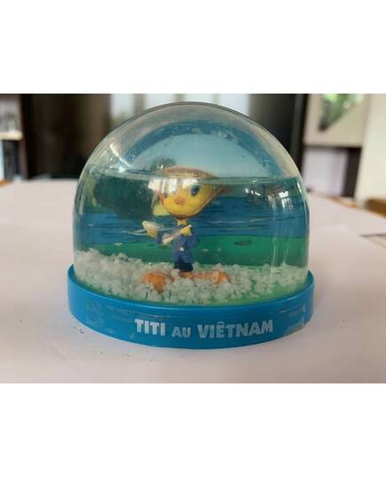 Looney Tunes Tweety snowball in Vietnam Atlas Edition-