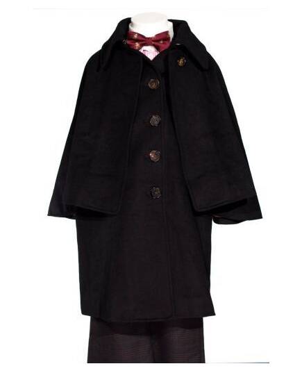 Marguerite-Cape Inverness in black wool-